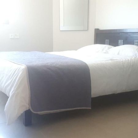 Apartment 2 Bedrooms Central Location อัชโดด ภายนอก รูปภาพ